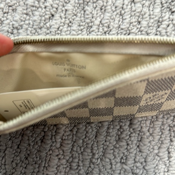 Louis Vuitton zipper pouch - Picture 2 of 2